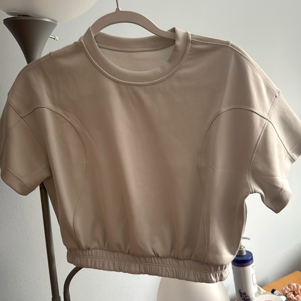 Lululemon crop top